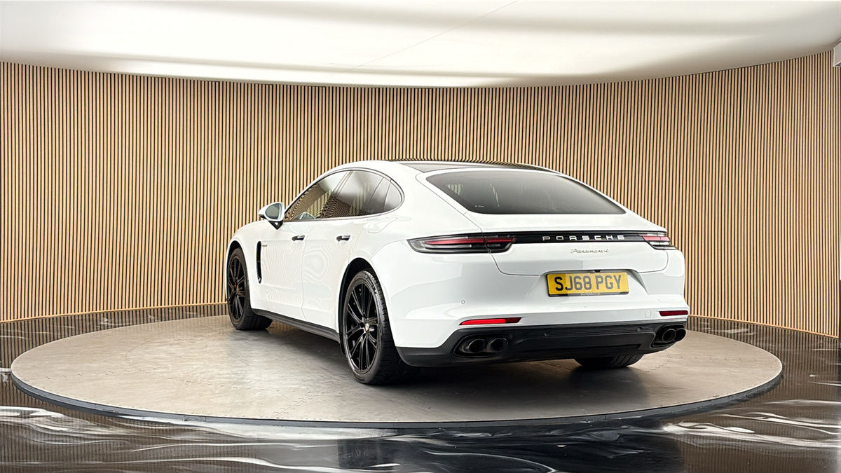 More views of Porsche Panamera