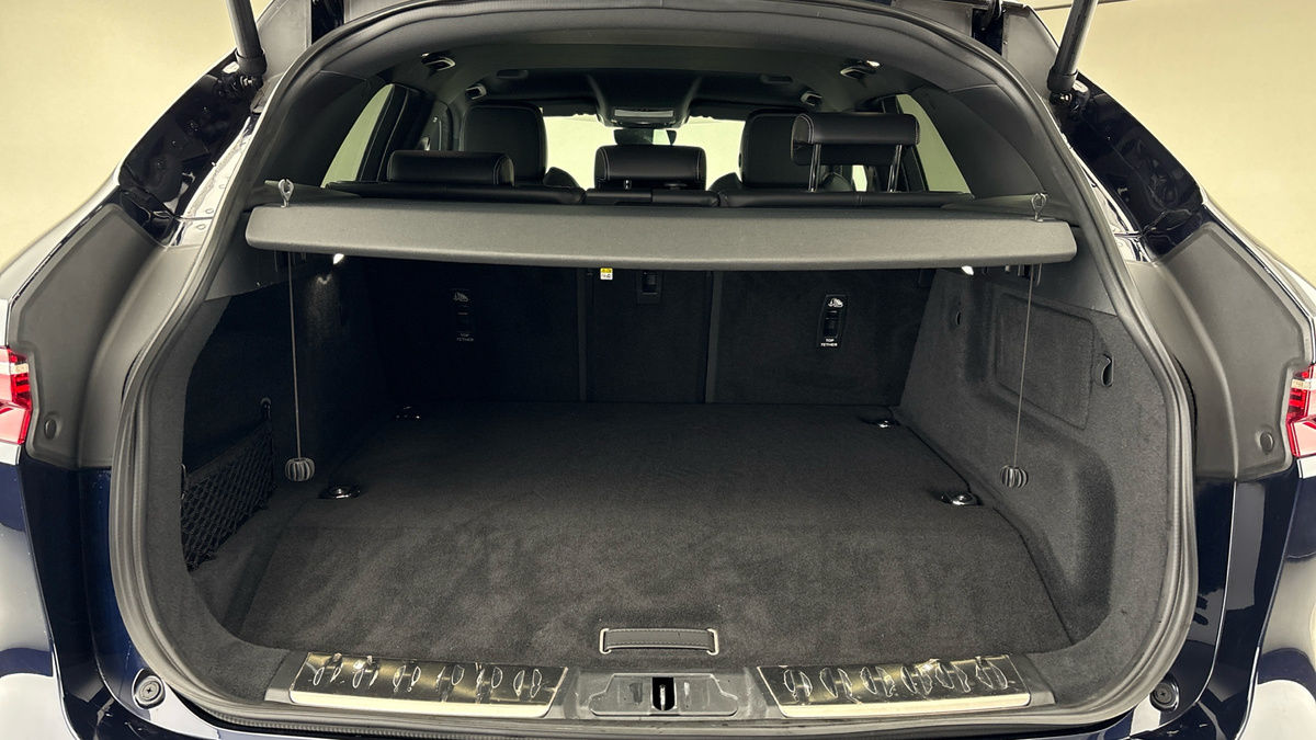 Jaguar F-PACE Image 11