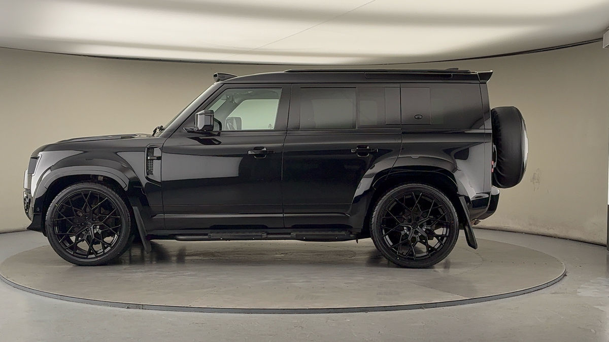 Land Rover Defender 110 Urban Image 15