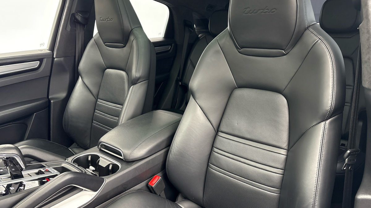 Porsche Cayenne Image 7