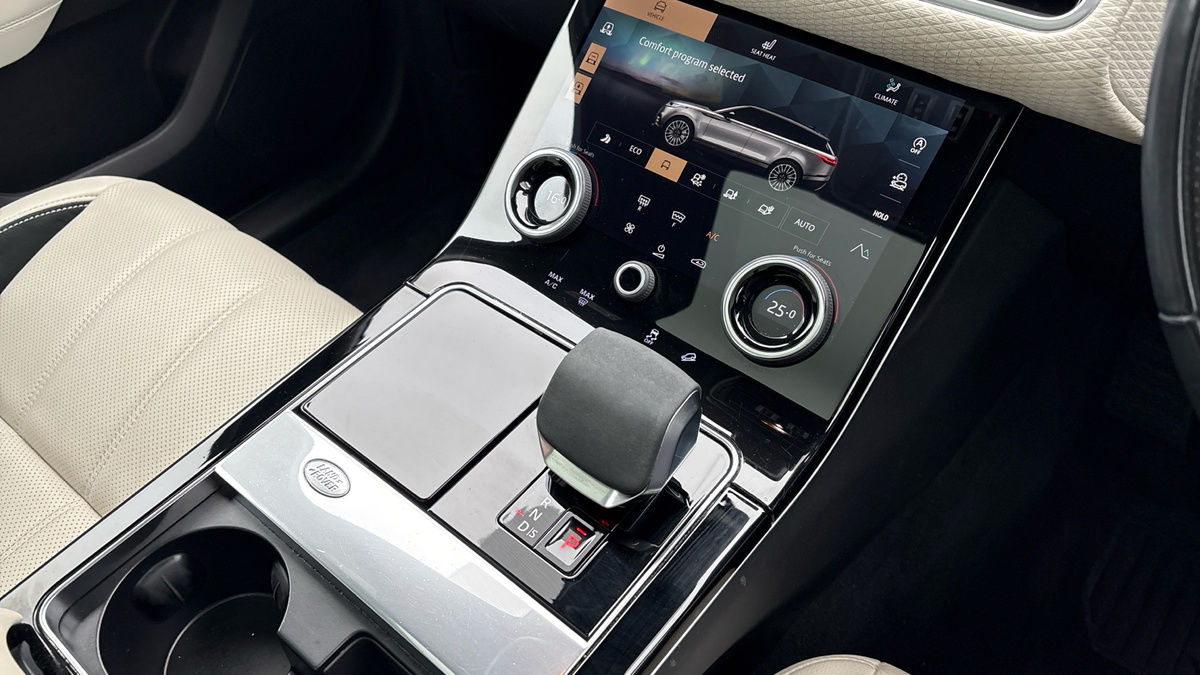 Land Rover Range Rover Velar Image 18
