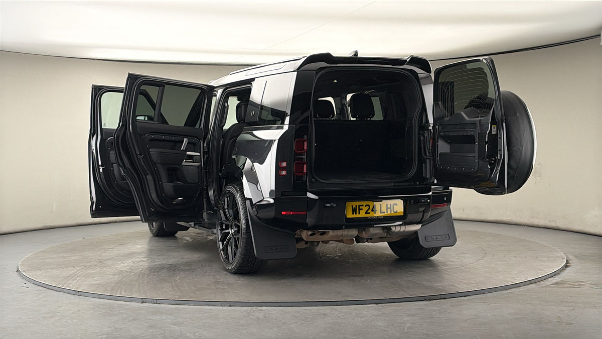 More views of Land Rover Defender 110