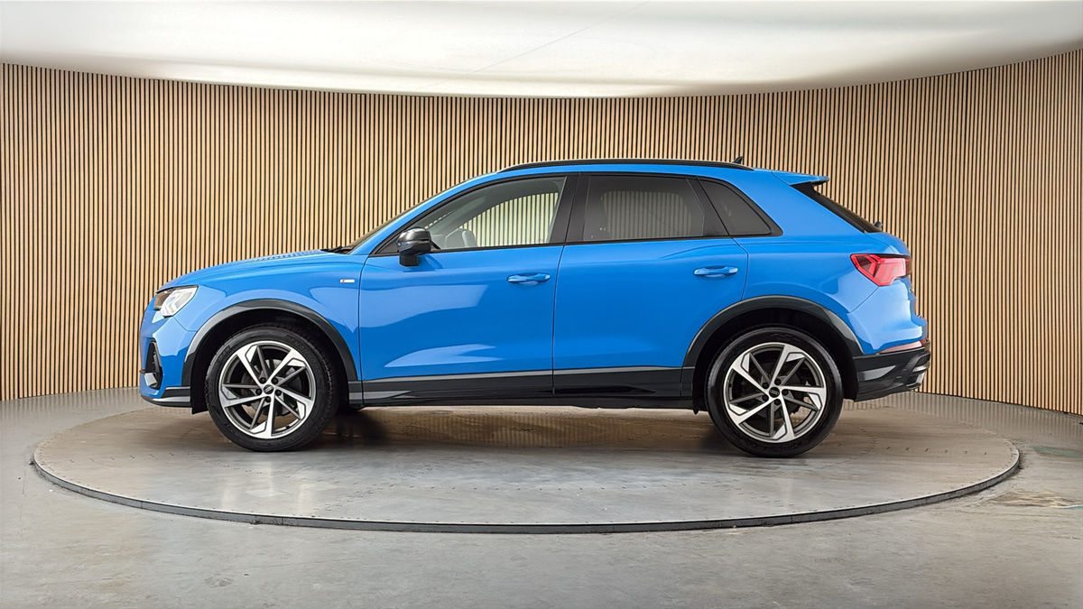 More views of Audi Q3