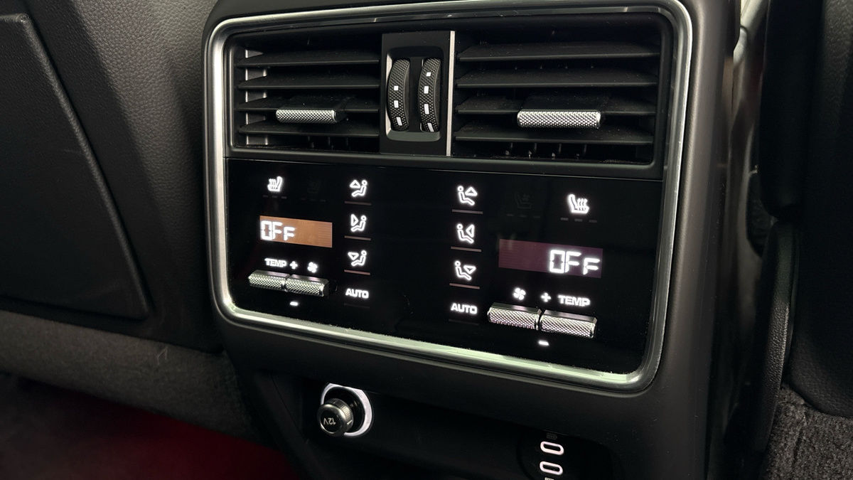 Porsche Cayenne Image 29