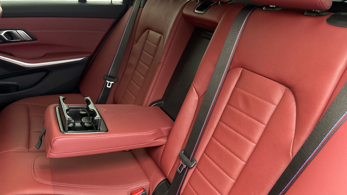 BMW 3 Series Image 9