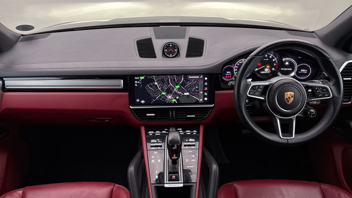 Porsche Cayenne Image 12