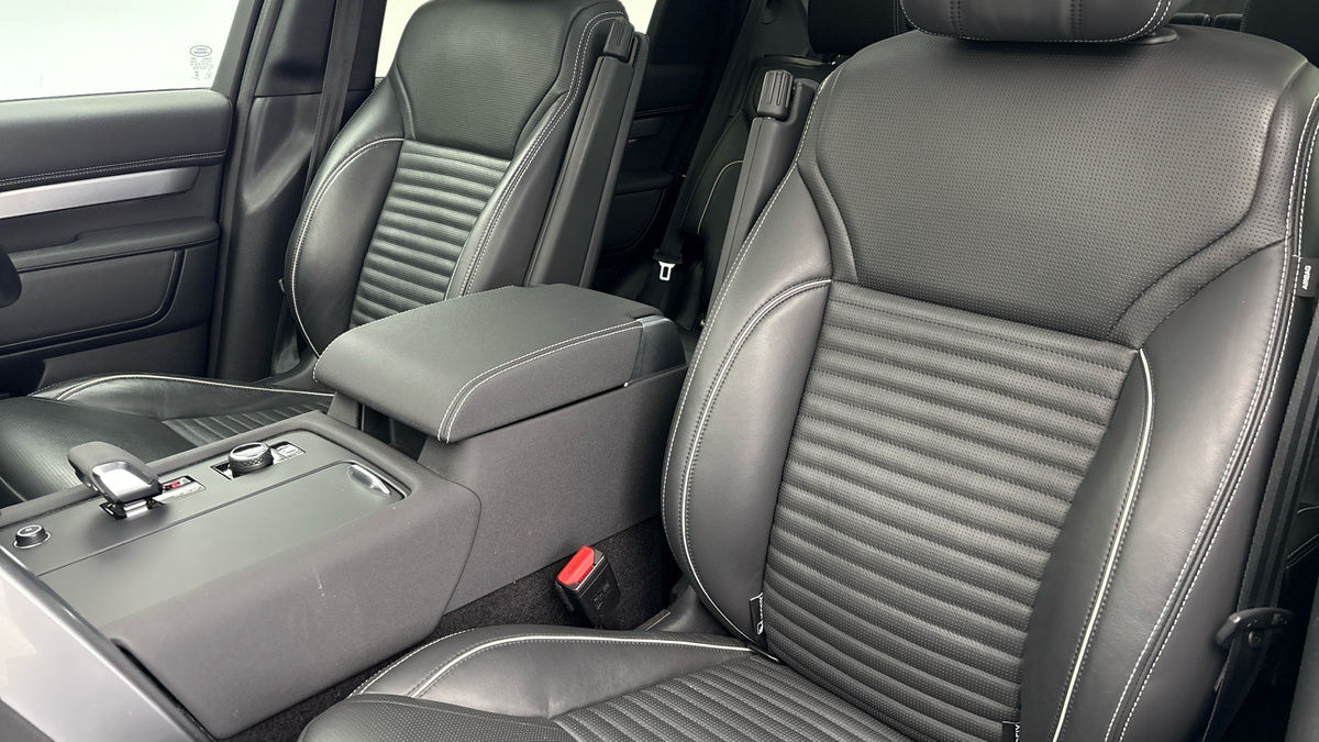 Land Rover Discovery Image 7