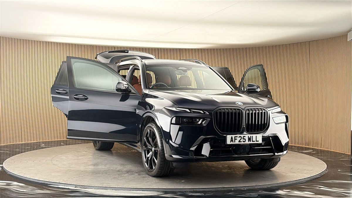 More views of BMW X7