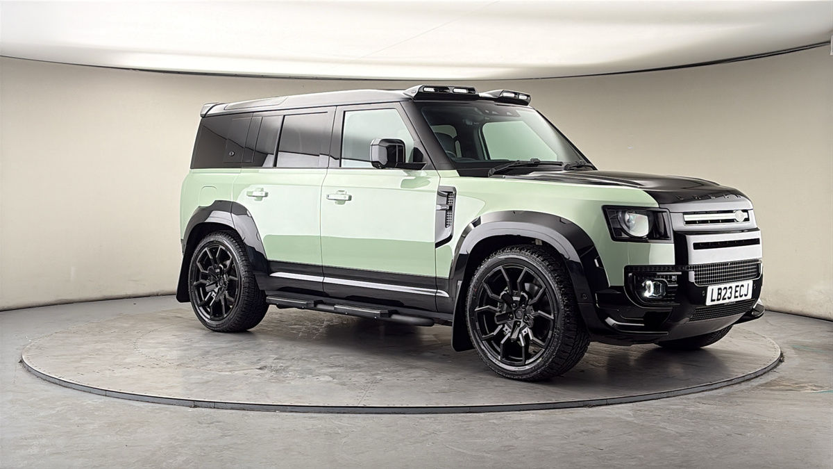 More views of Land Rover Defender 110