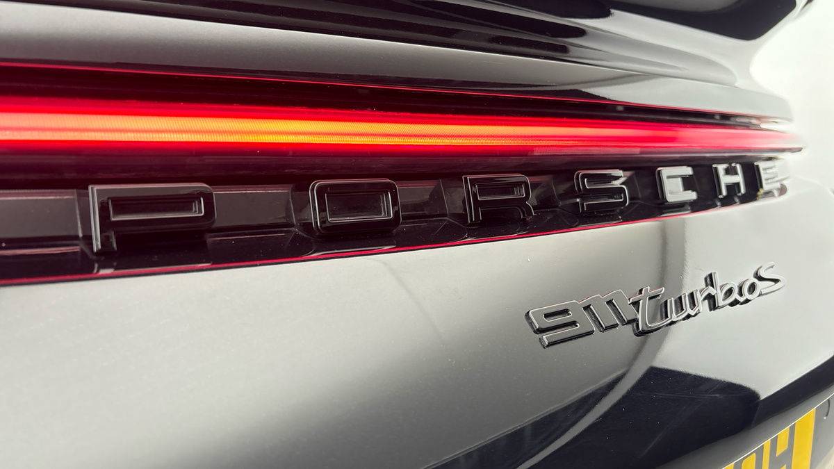 Porsche 911 Image 27