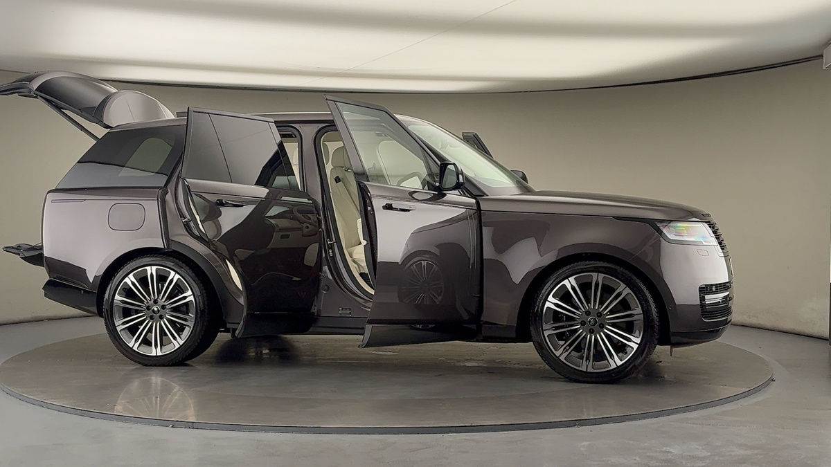 More views of Land Rover Range Rover