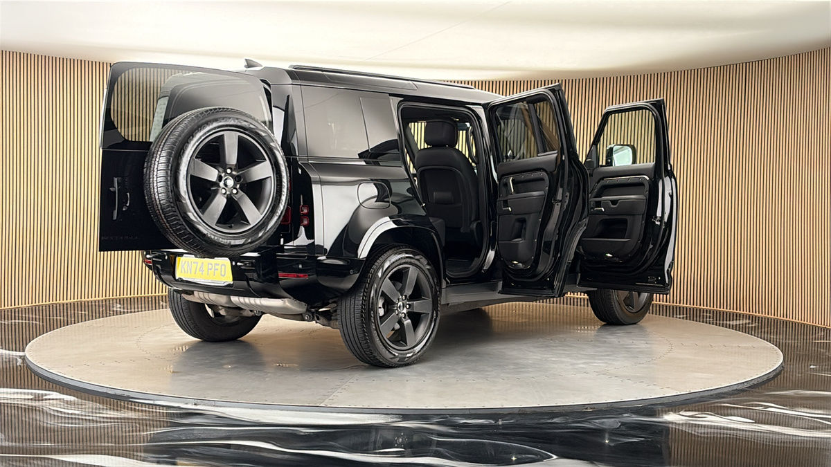 More views of Land Rover Defender 110