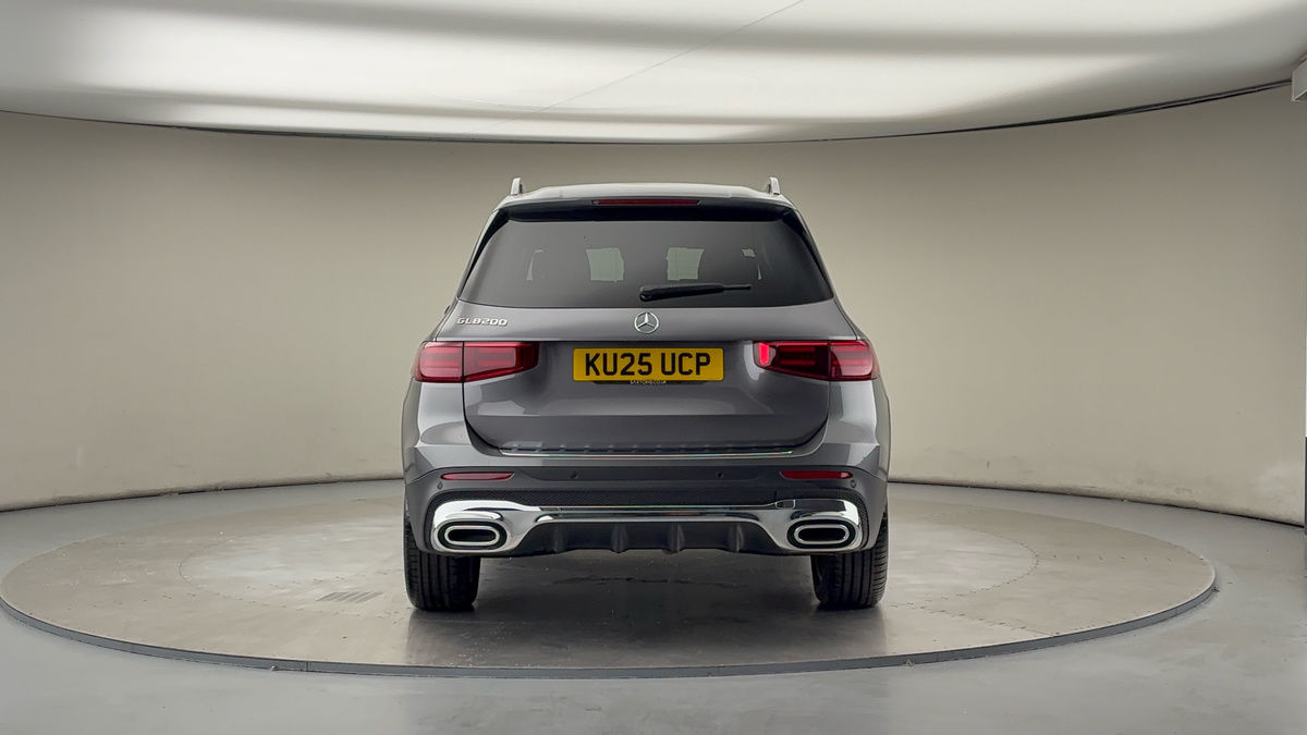 Mercedes-Benz GLB Image 4