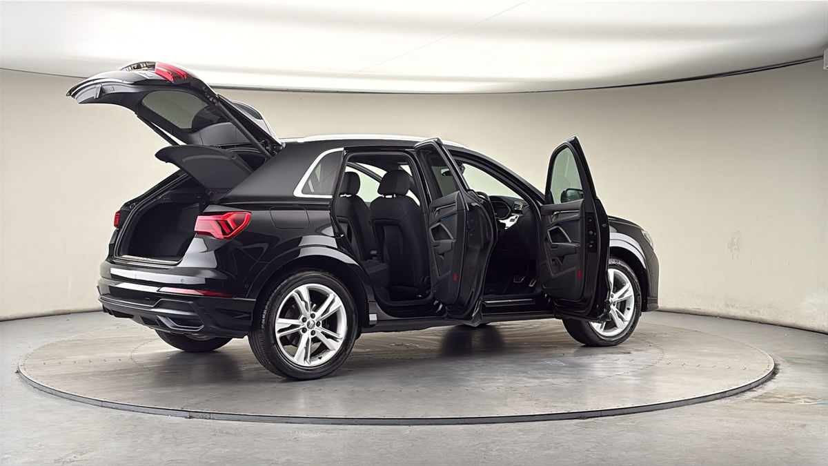 More views of Audi Q3