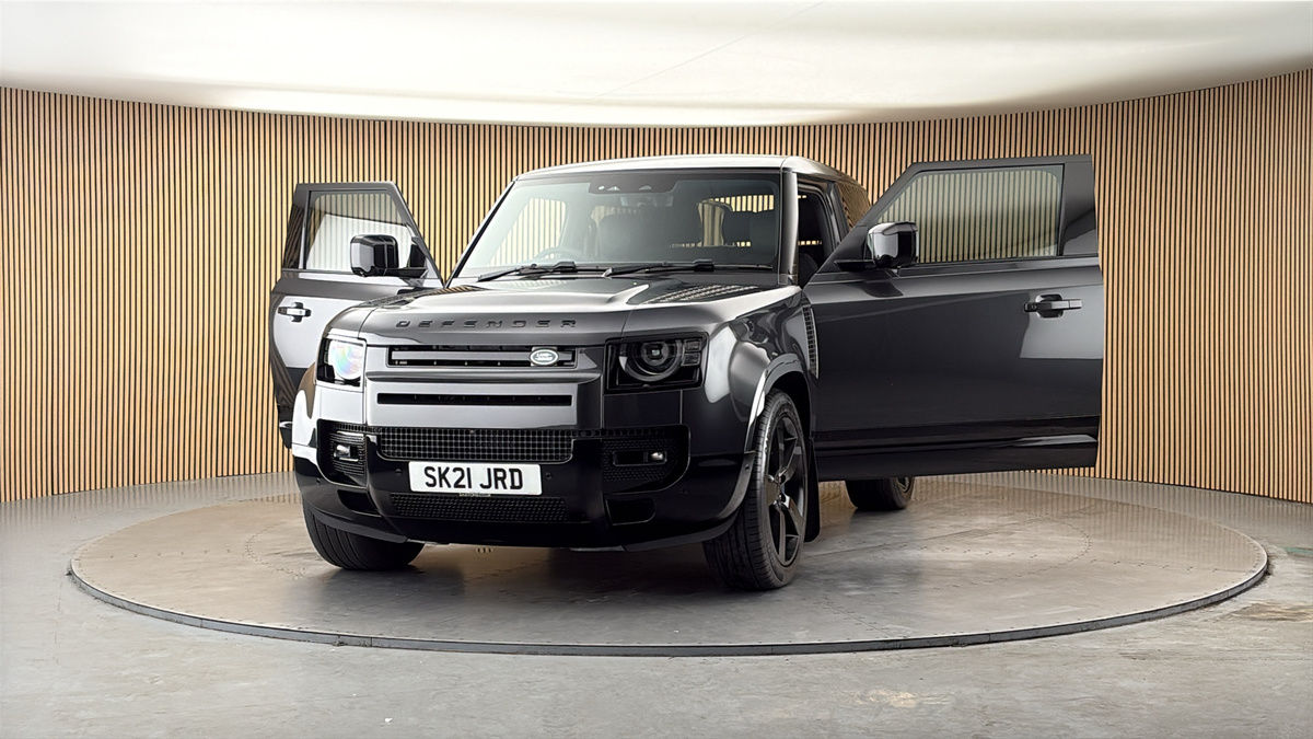 More views of Land Rover Defender 90