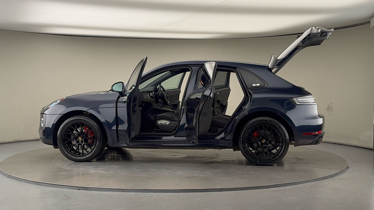 More views of Porsche Macan