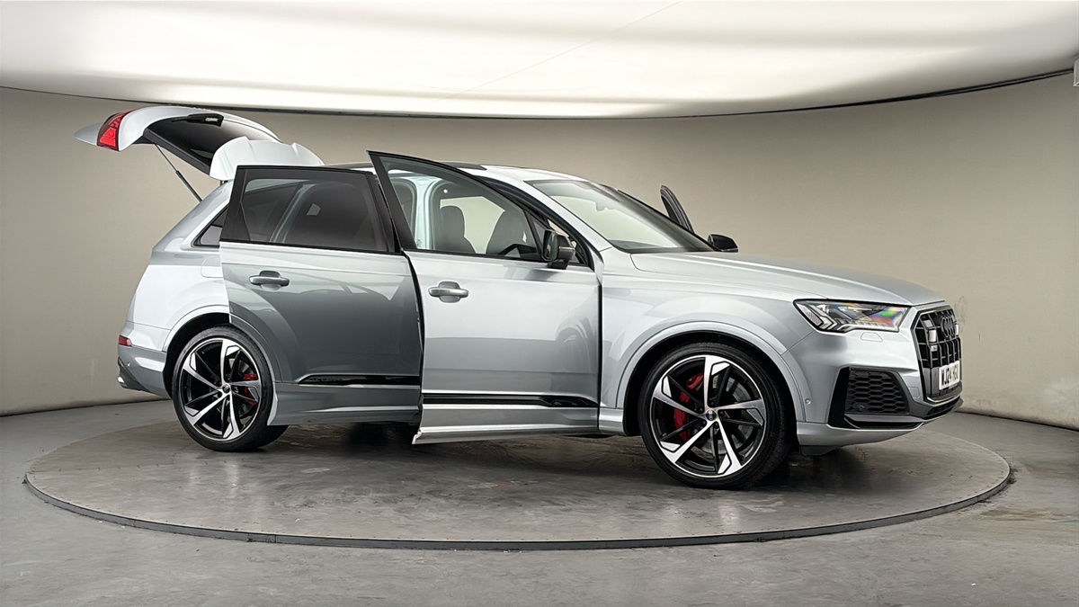 More views of Audi SQ7