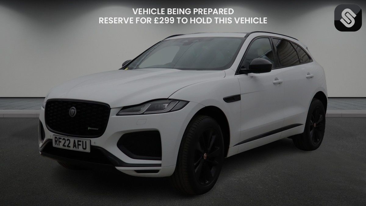 Jaguar F-PACE Image 2