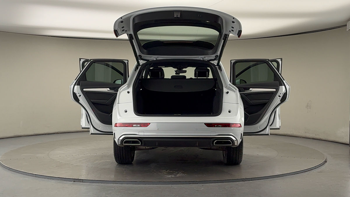 More views of Audi Q5