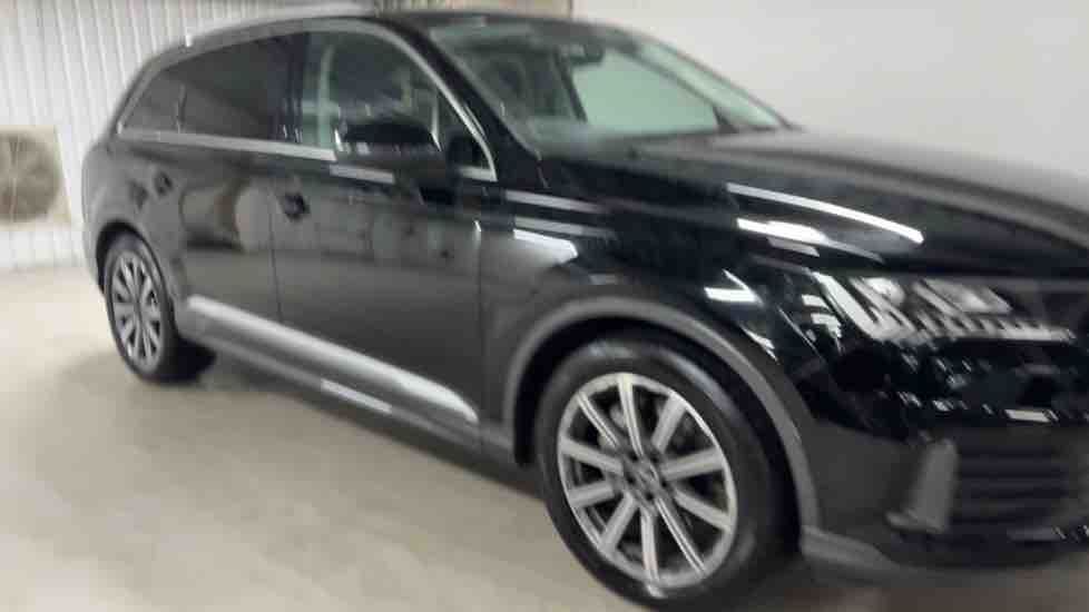 More views of Audi Q7