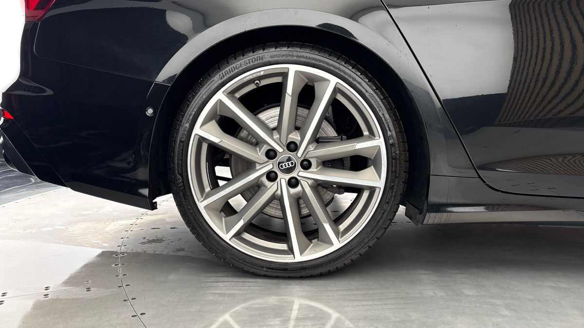 Audi S6 Avant Image 10