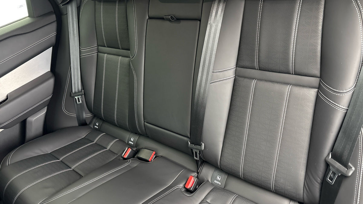 Land Rover Range Rover Velar Image 8