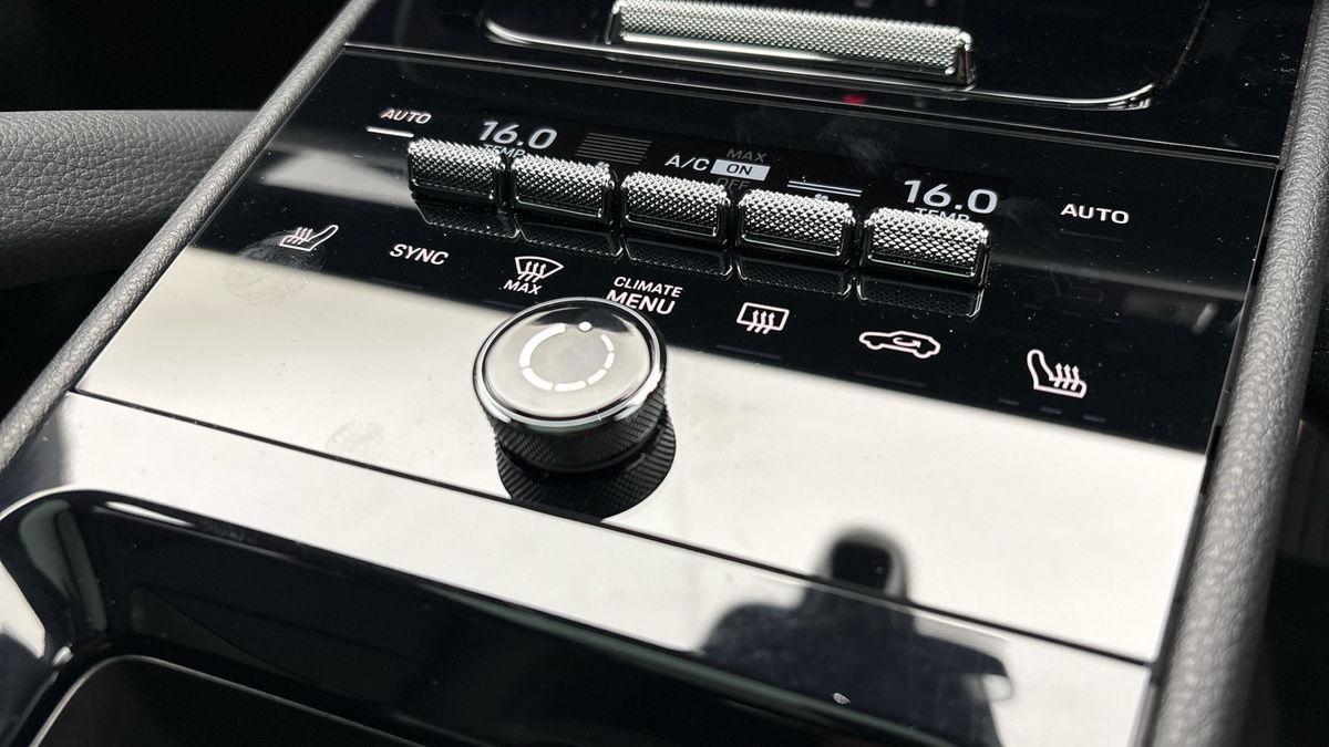 Porsche Cayenne Image 28
