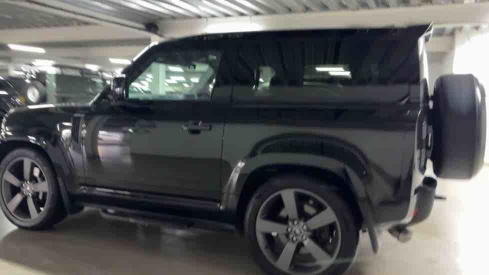 More views of Land Rover Defender 90