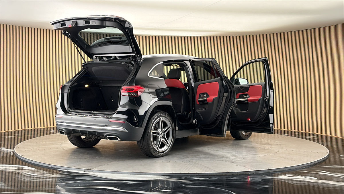 More views of Mercedes-Benz GLA