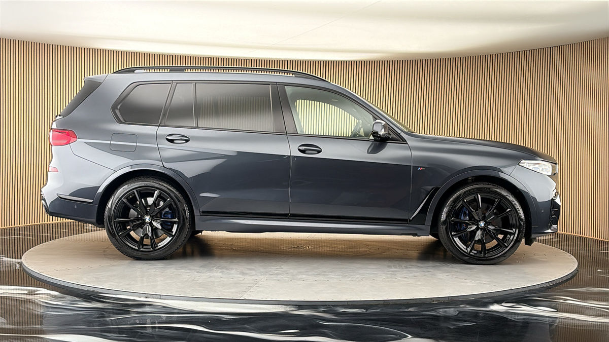 2022 BMW X7 X7 M50i | Saxtons