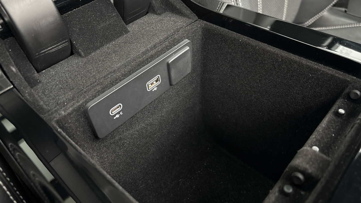 Land Rover Range Rover Velar Image 32
