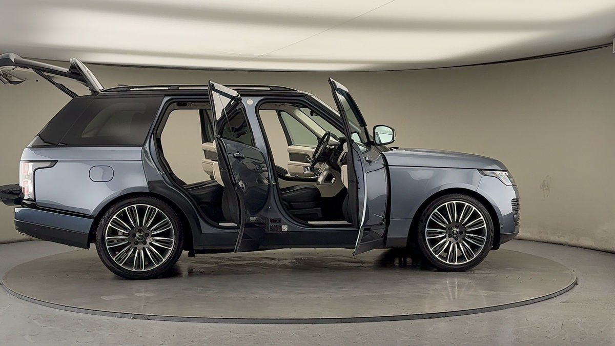 More views of Land Rover Range Rover