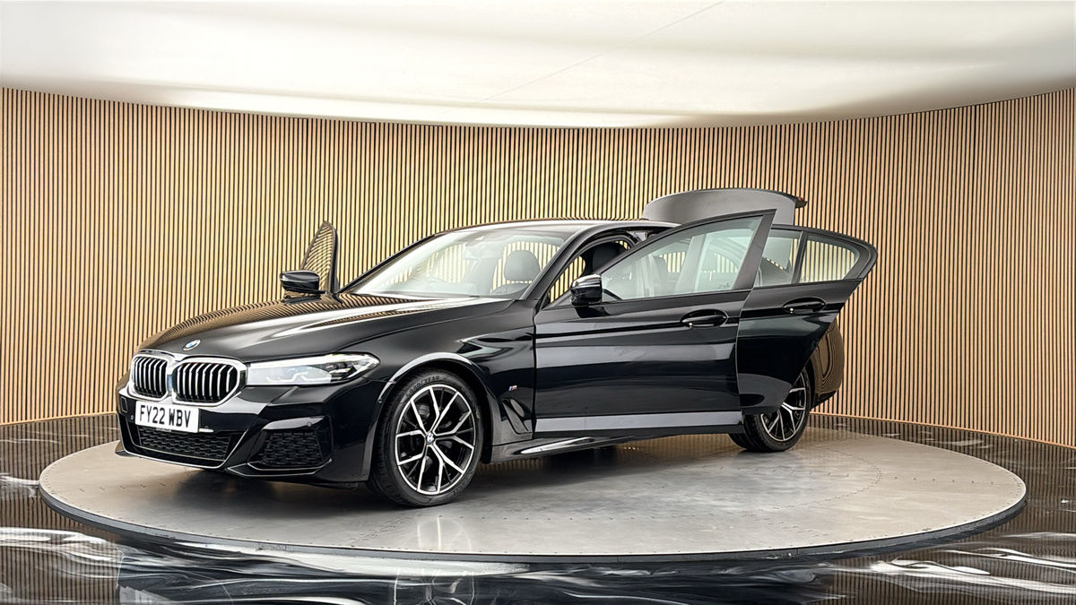BMW 5 Series Image 22