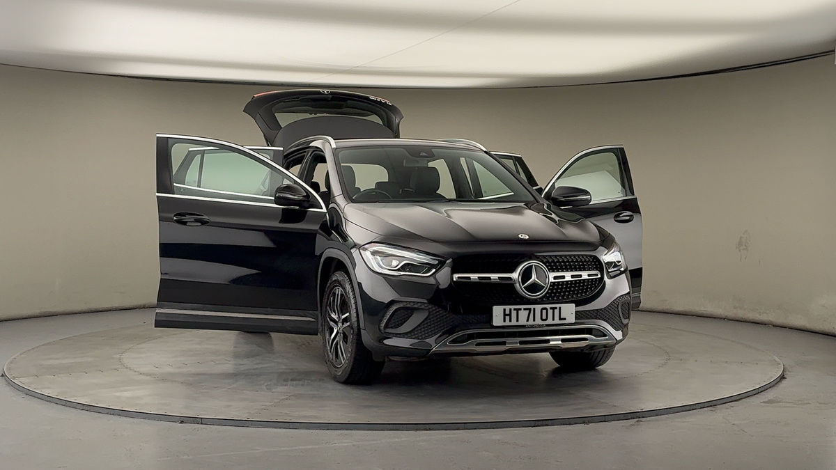More views of Mercedes-Benz GLA