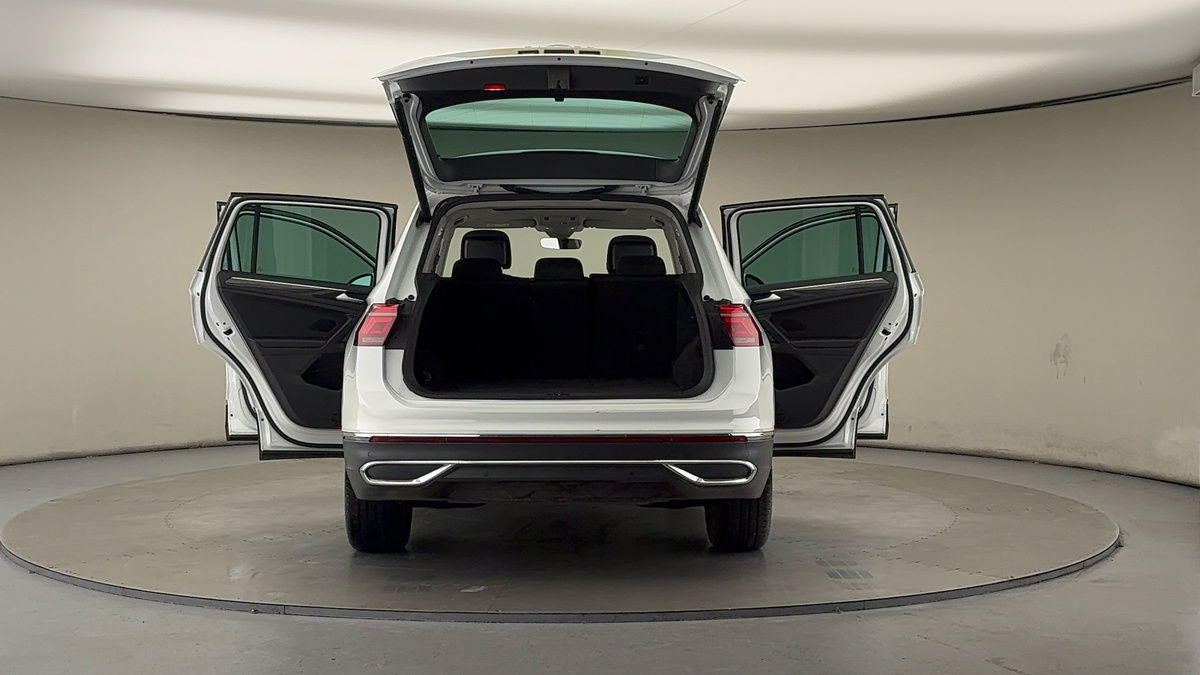 More views of Volkswagen Tiguan