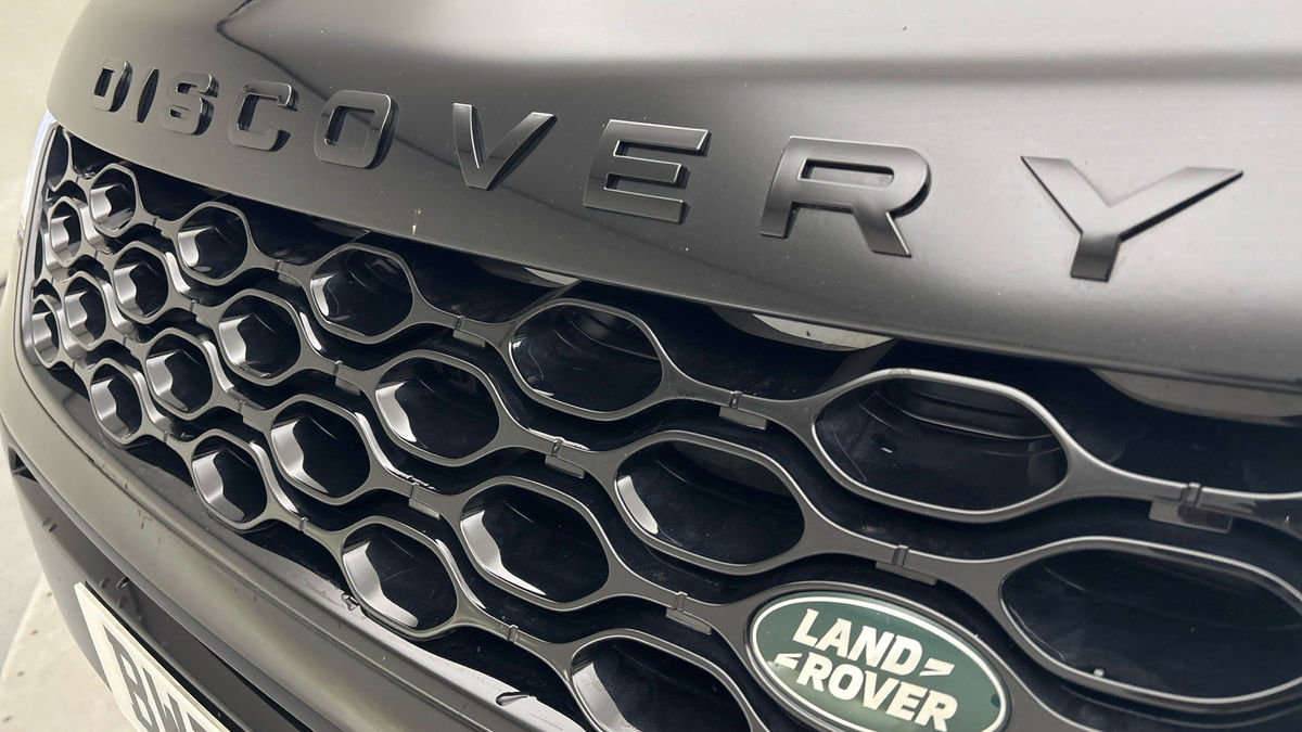 Land Rover Discovery Sport Image 24