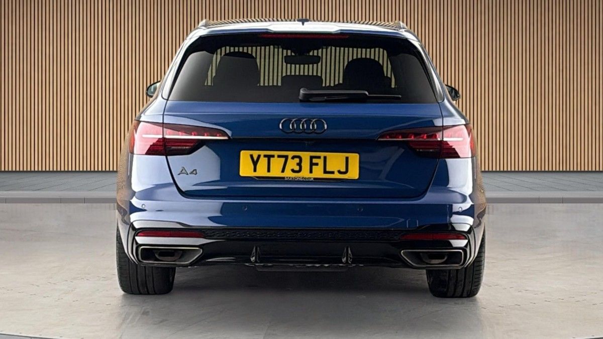 Audi A4 Avant Image 4