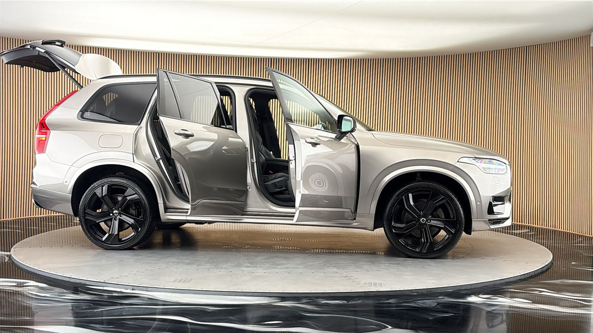More views of Volvo XC90