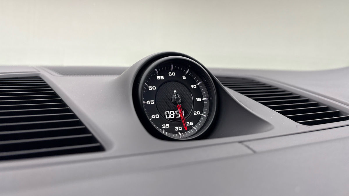 Porsche Cayenne Image 28