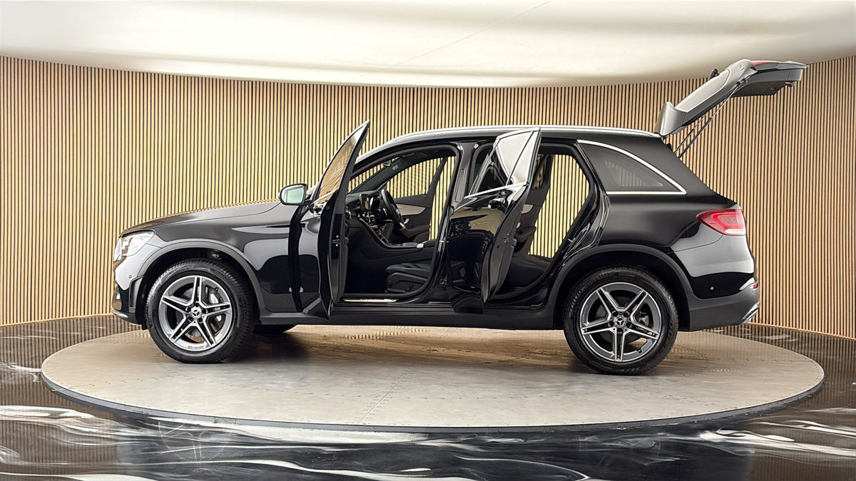 More views of Mercedes-Benz GLC