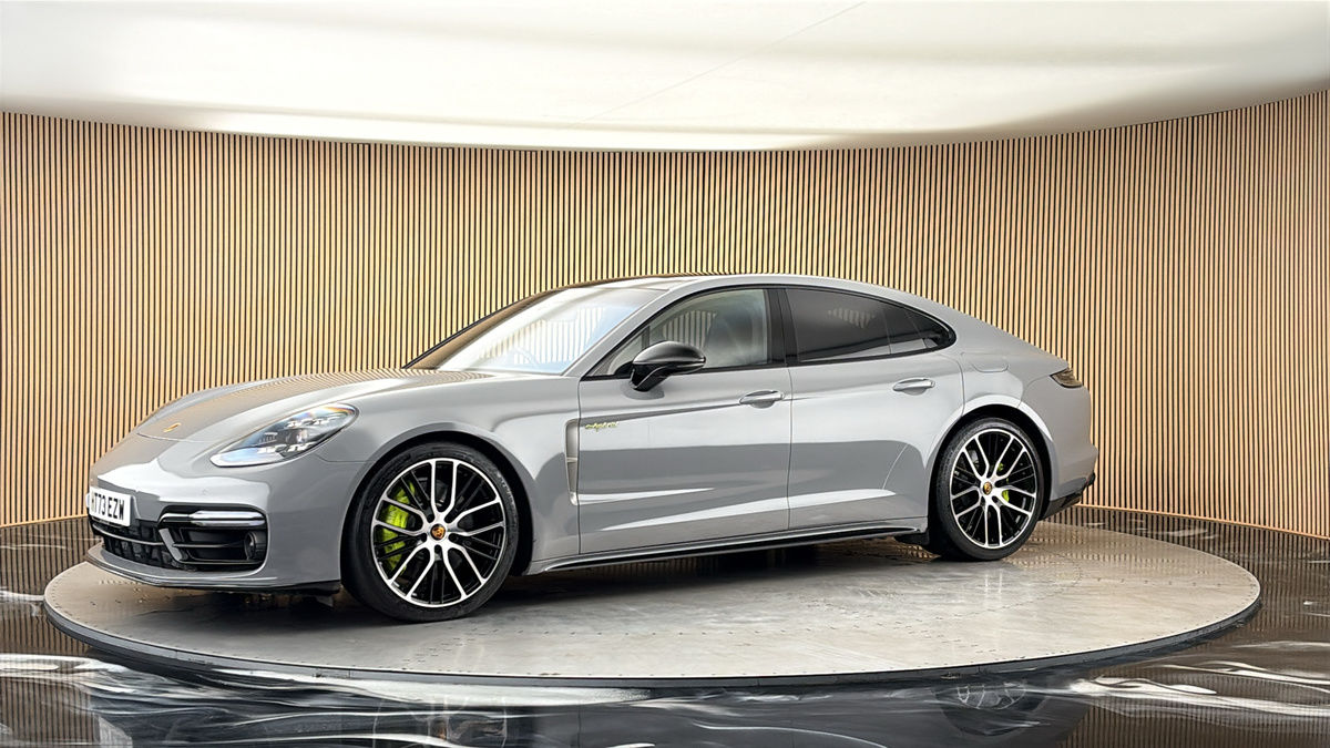 More views of Porsche Panamera