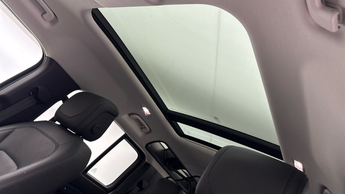 Land Rover Defender 110 Urban Image 6