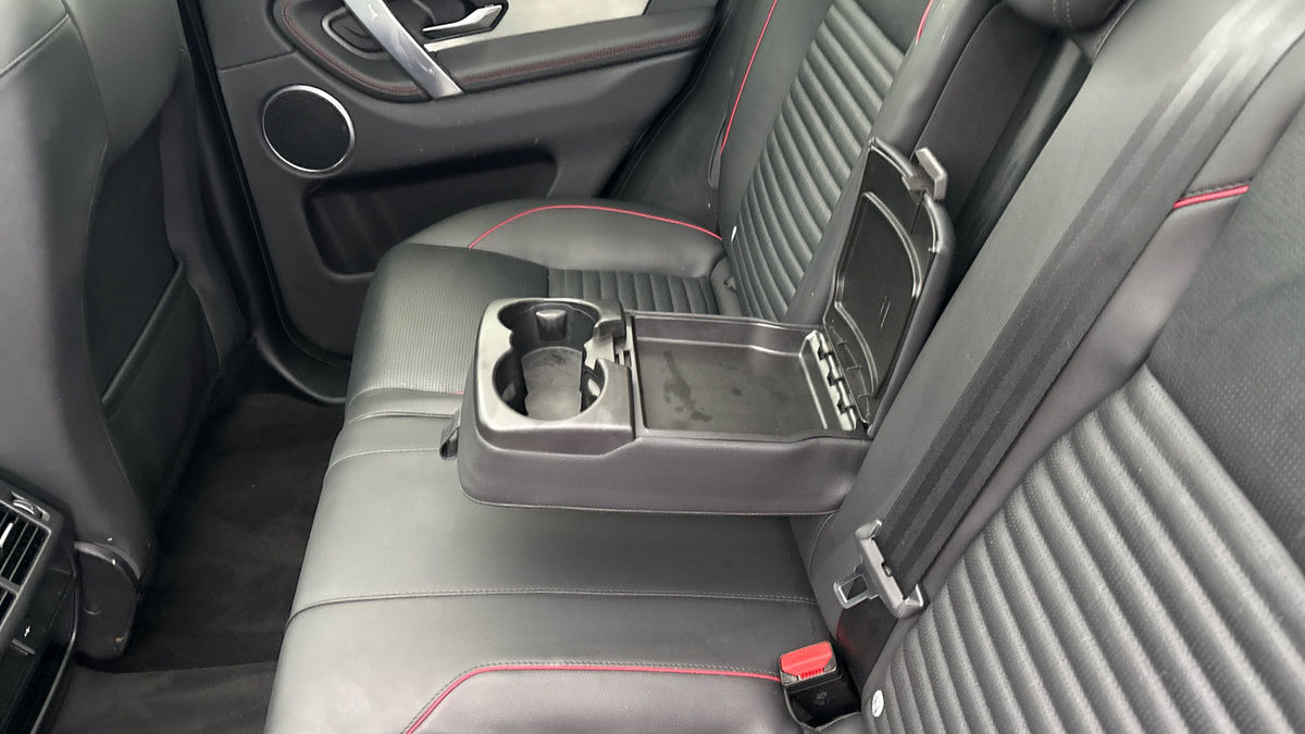 Land Rover Discovery Sport Image 9