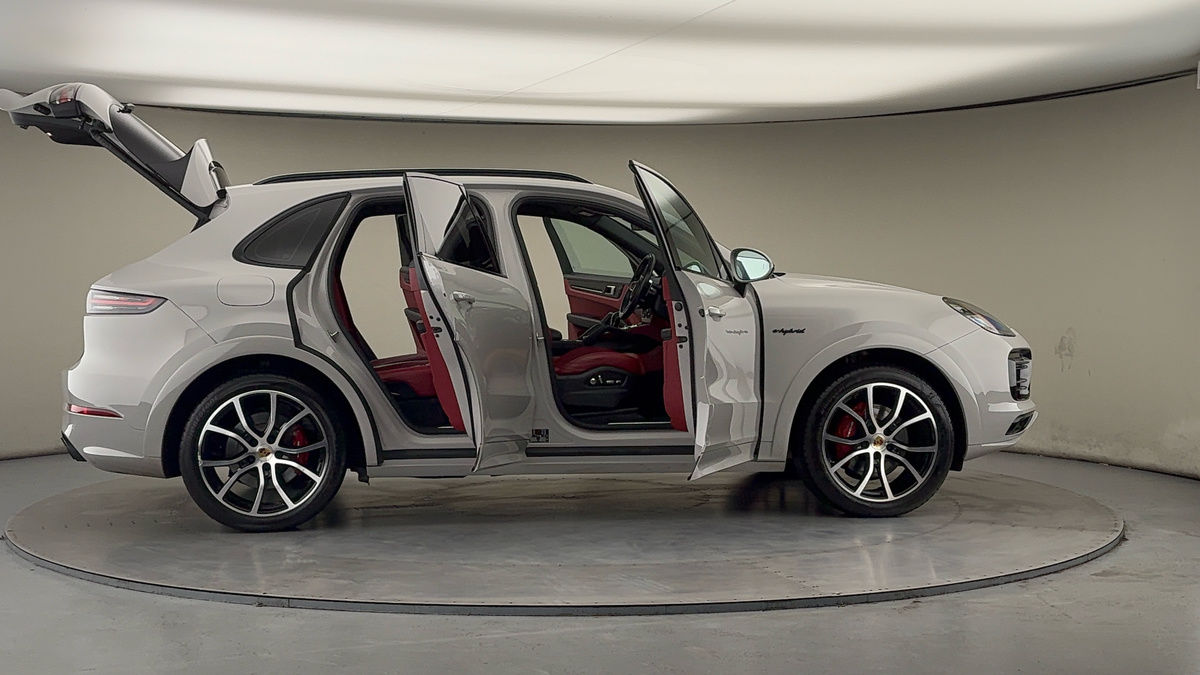 More views of Porsche Cayenne