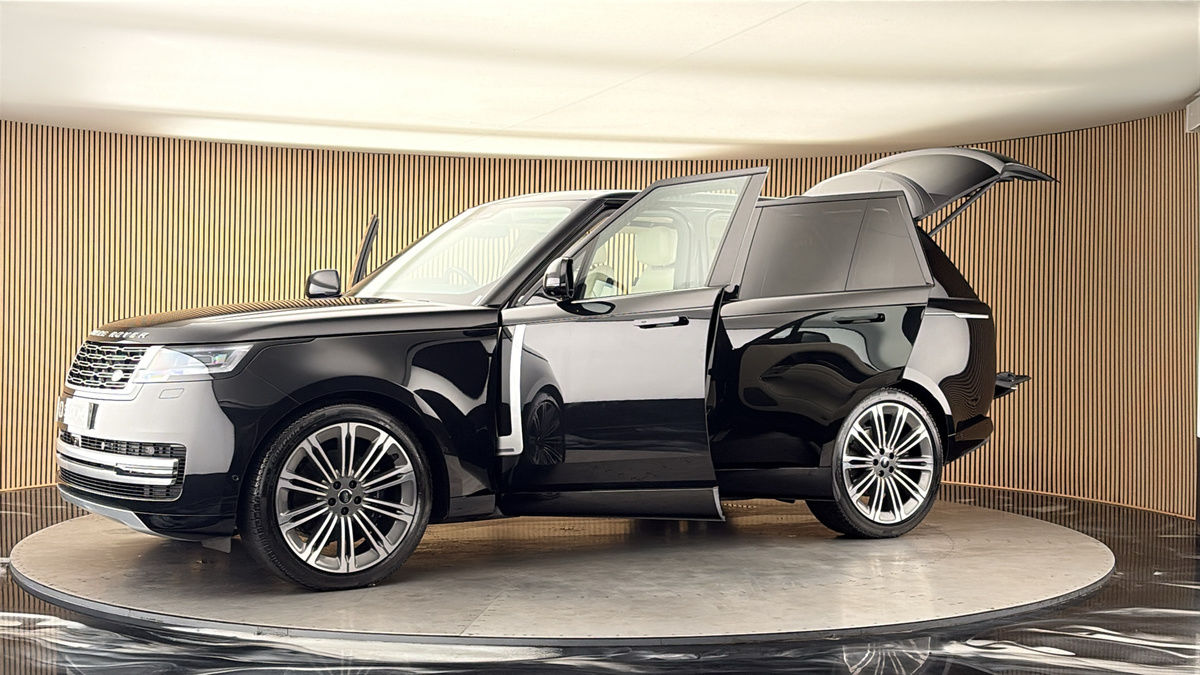 More views of Land Rover Range Rover