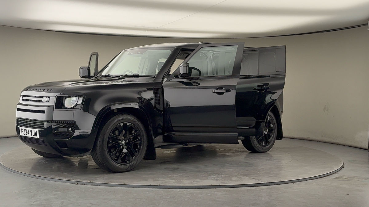 Land Rover Defender 110 Image 22