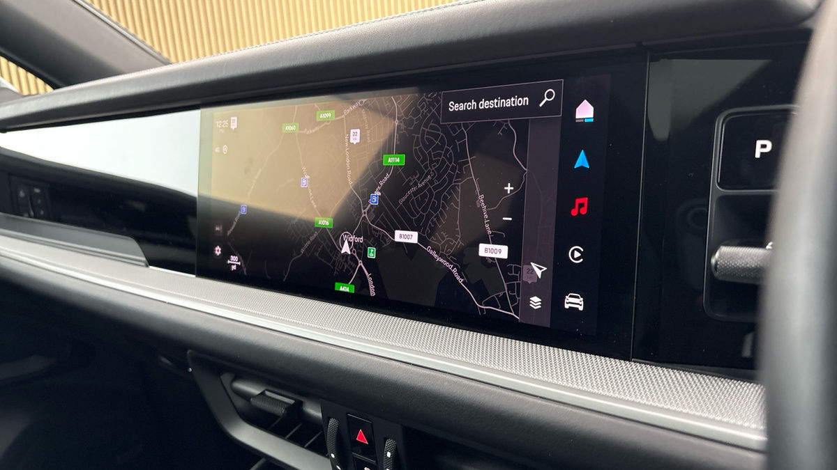 Porsche Cayenne Image 17