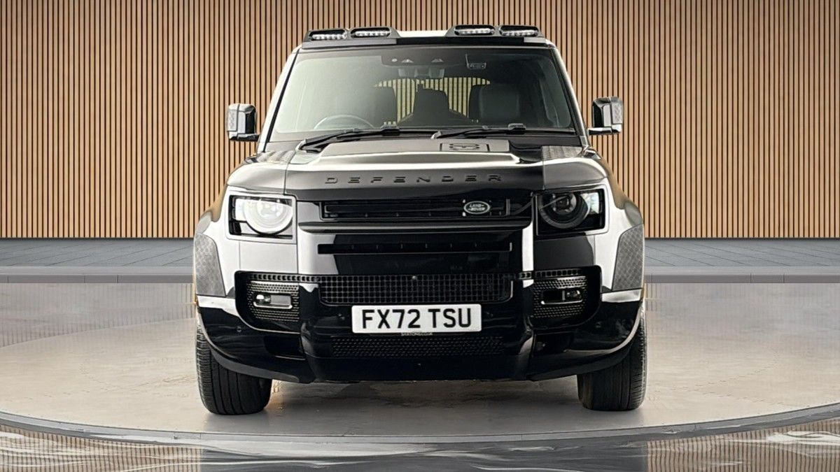 Land Rover Defender 130 Image 3
