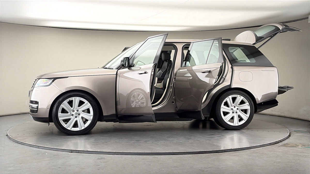 More views of Land Rover Range Rover