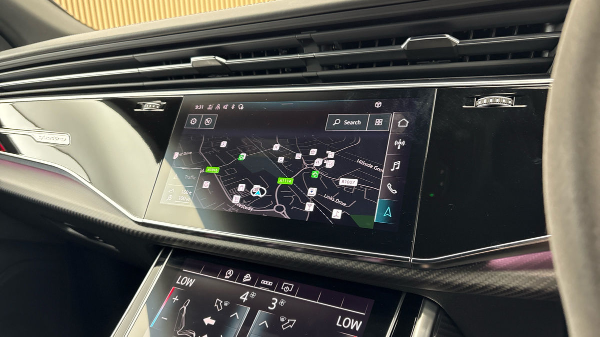 Audi RSQ8 Image 17